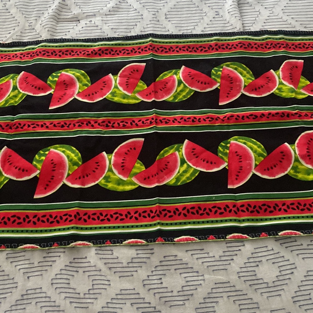 Reversible Table Runner - Picture 4 of 7